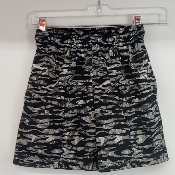 Everlast Other - Boys basketball shorts size small (6-7)